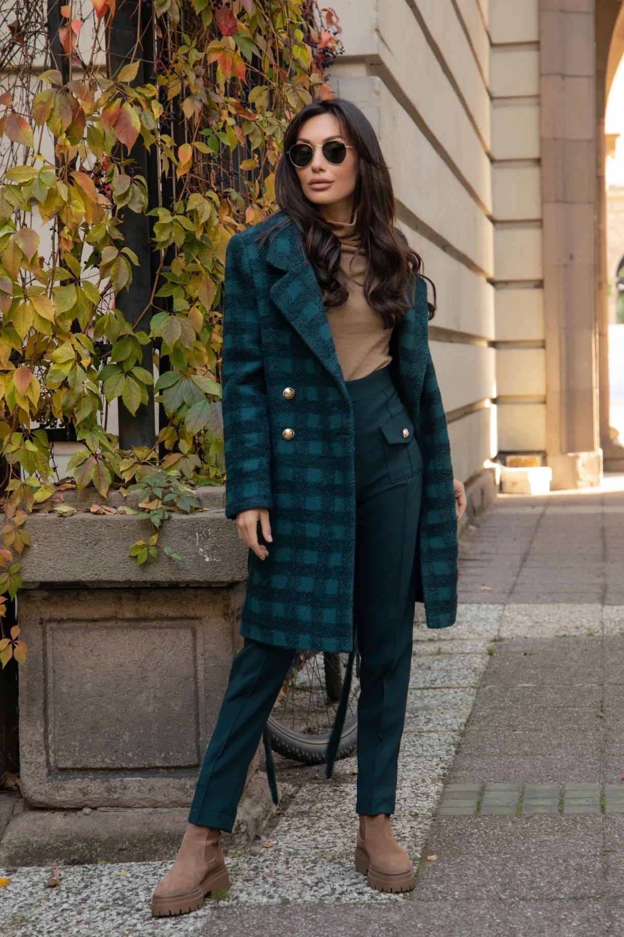 Thumbnail 4 of Тъмнозелен панталон "IDOLE"