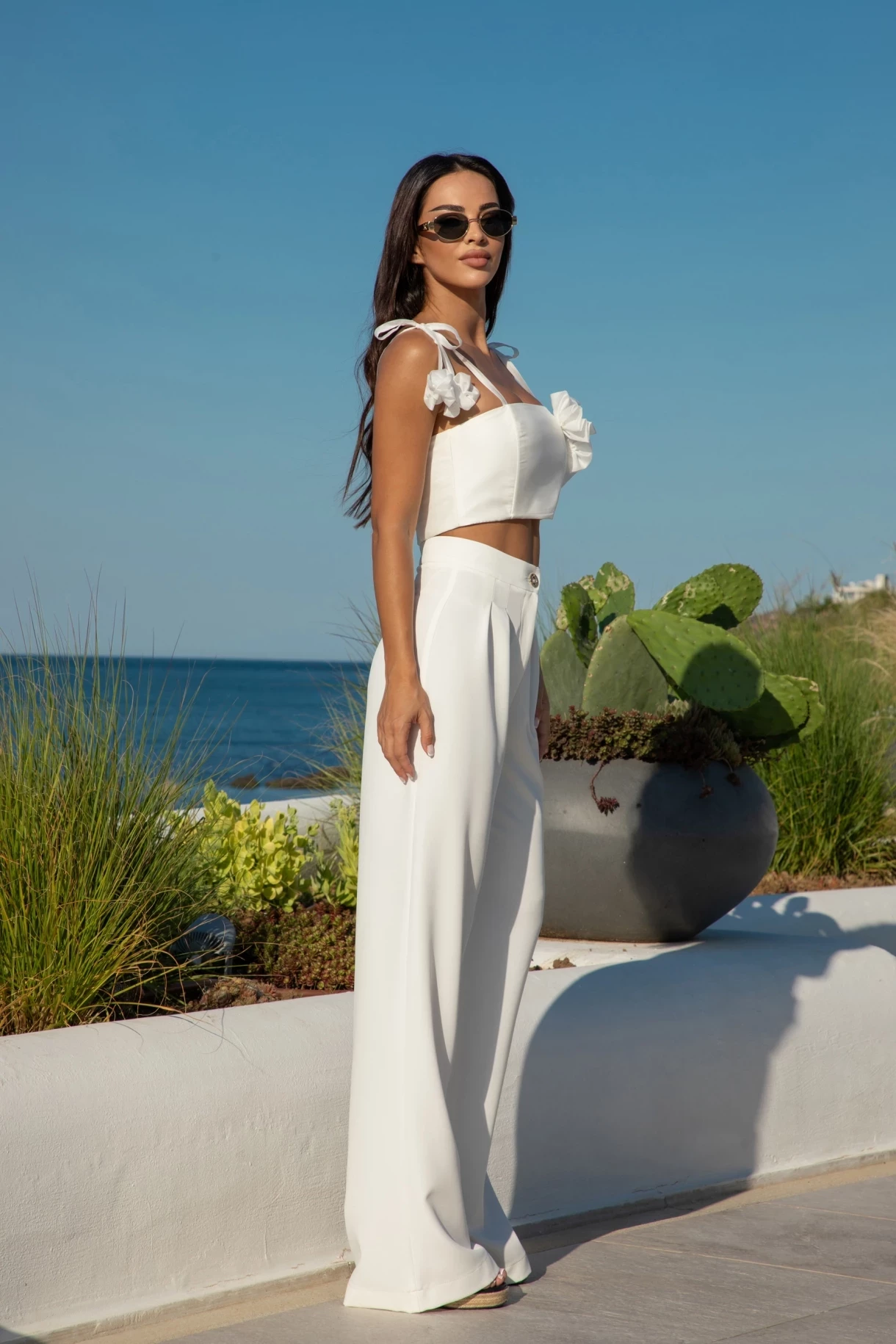 Thumbnail 3 of Топ с ръчно изработени цветя "FIORI D'MORE"