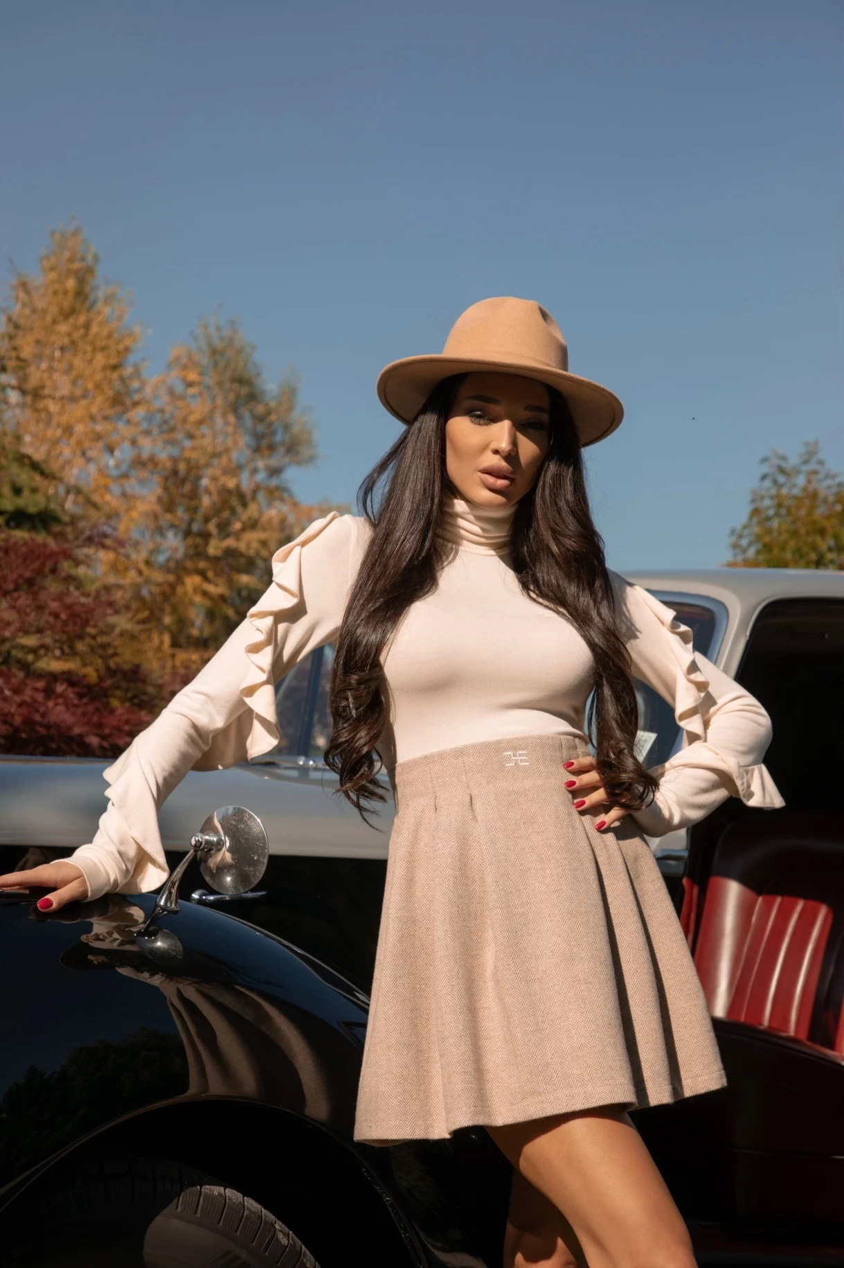 Thumbnail 2 of Поло в екрю "BELLE"