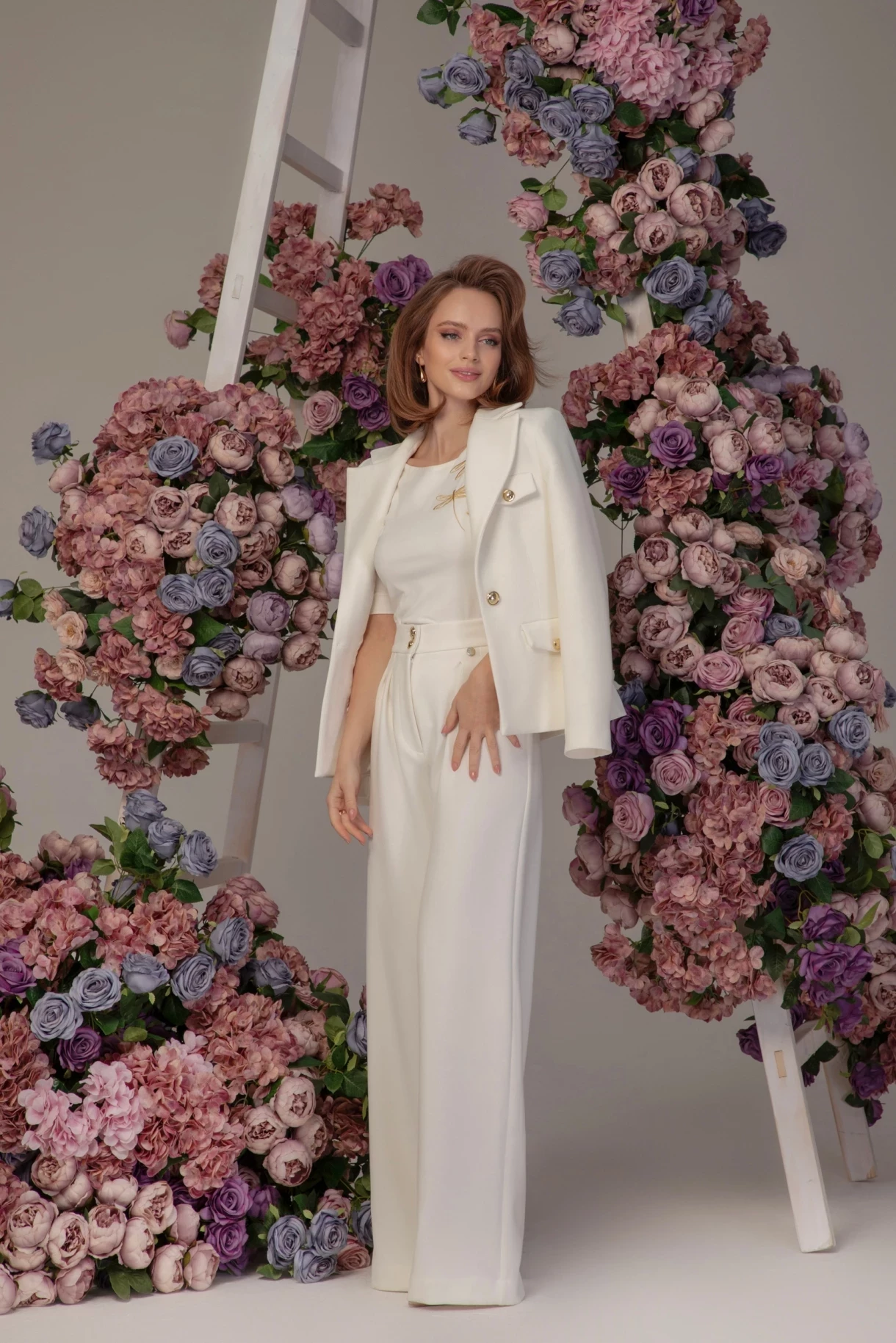 Thumbnail 7 of Бяло сако с колан "JASMIN d’or"