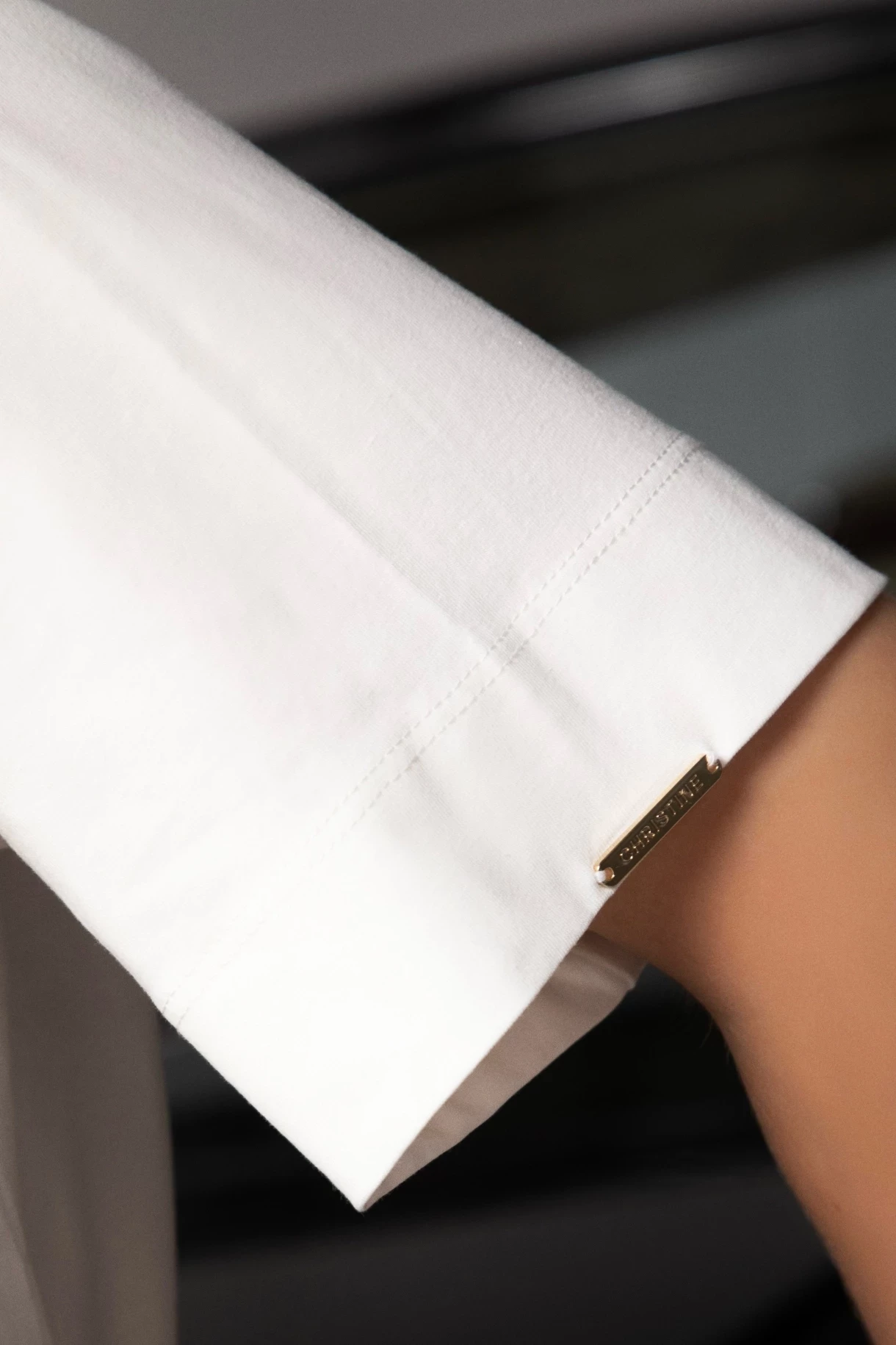 Thumbnail 4 of Тениска с ръчно изработено цвете "FLEUR DE CAMELIA"