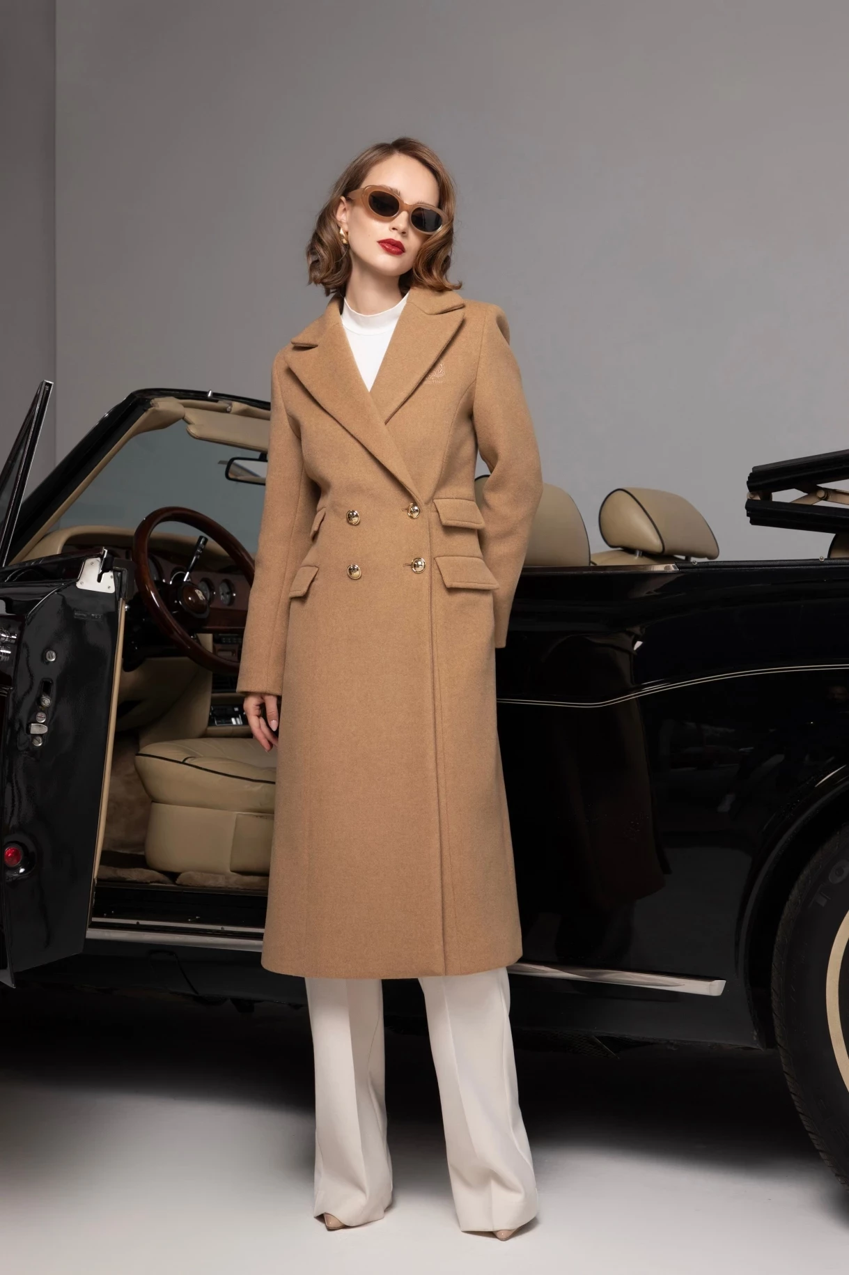 Thumbnail 2 of Палто "MODE DE PARIS"