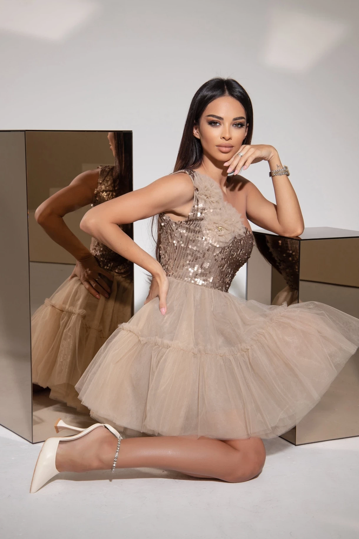 Thumbnail 4 of Рокля "SHINY"