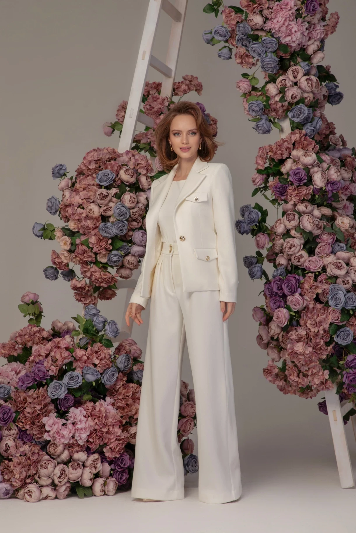 Thumbnail 3 of Бяло сако с колан "JASMIN d’or"