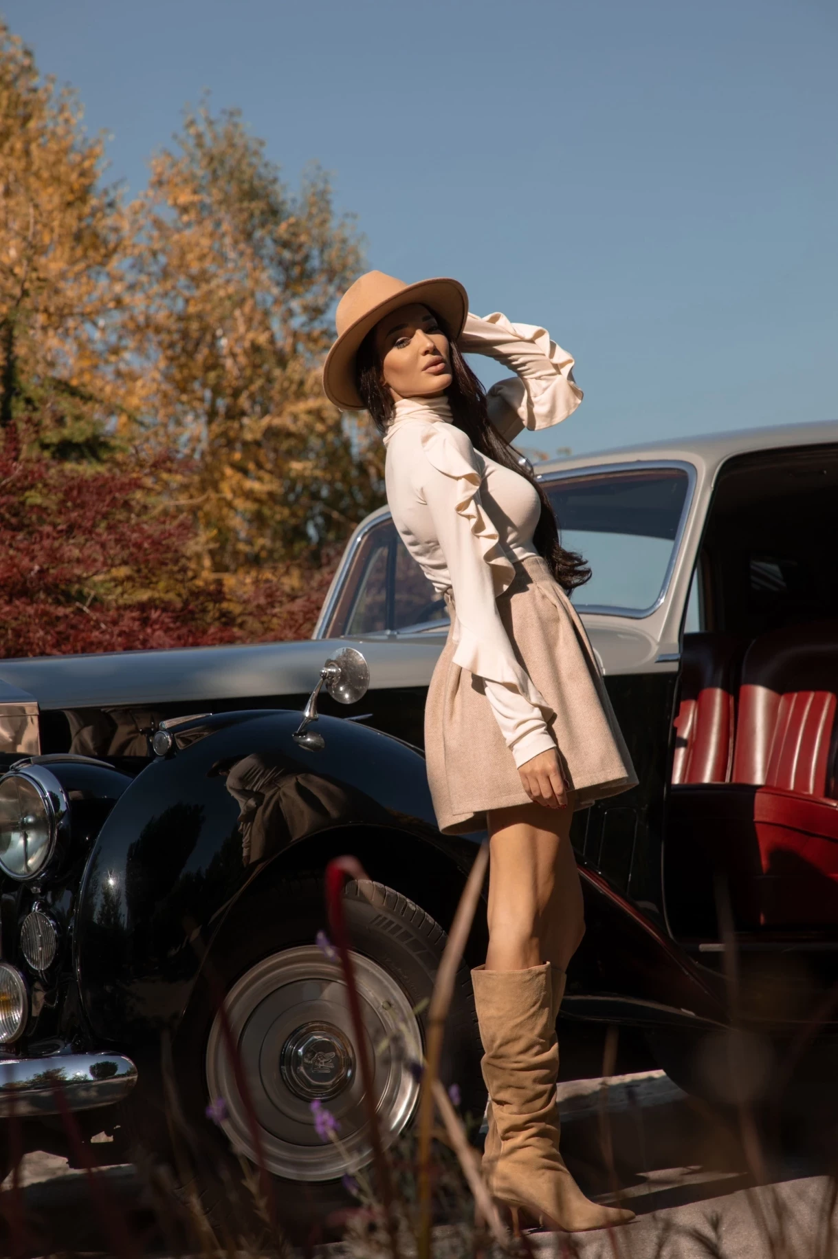 Thumbnail 2 of Пола "MADAME"