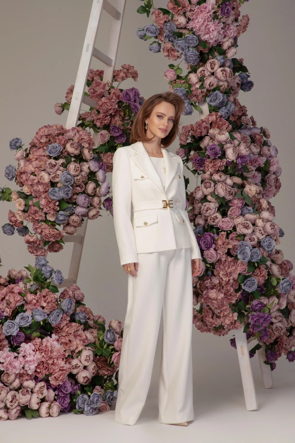 Thumbnail 6 of Бяло сако с колан "JASMIN d’or"