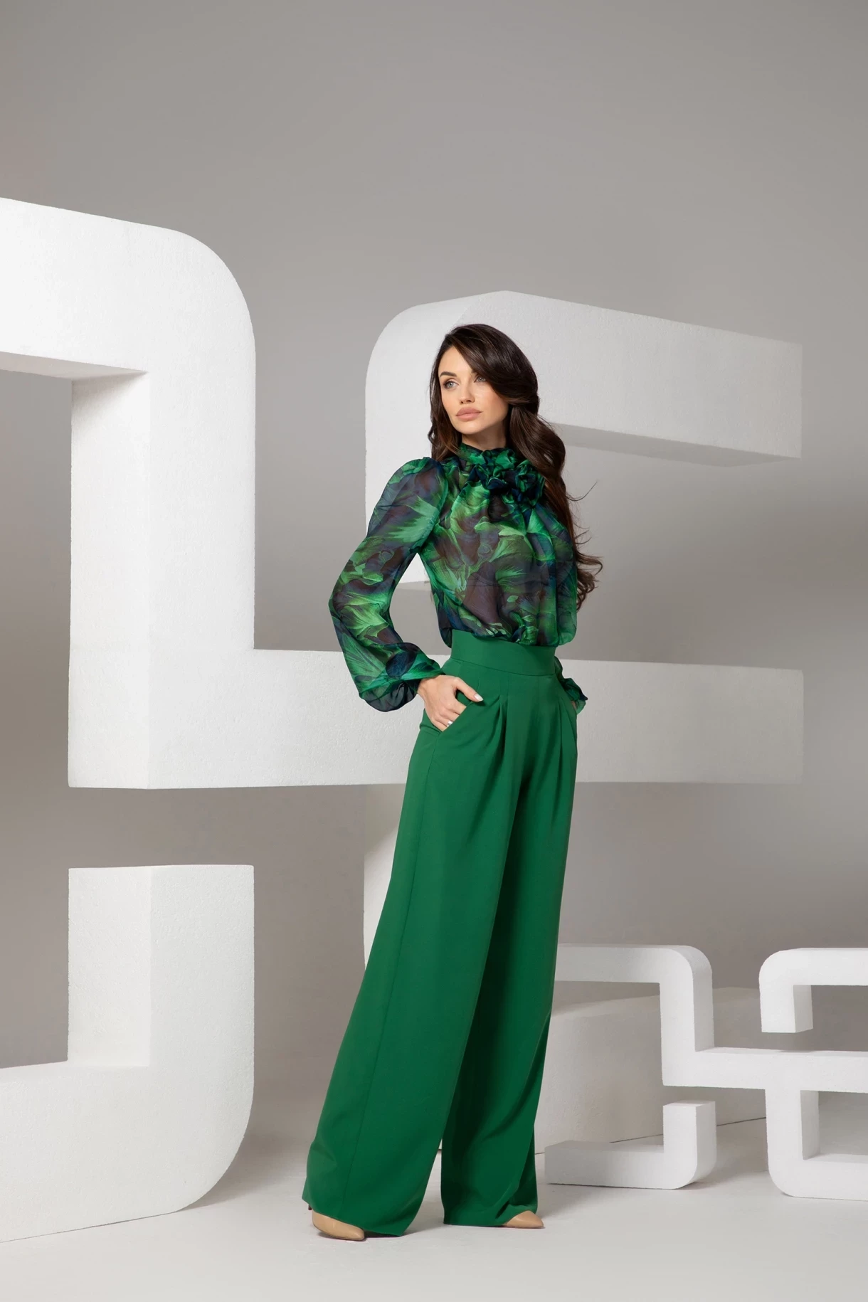 Thumbnail 2 of Риза от естествена коприна "GARDEN OF EDEN"