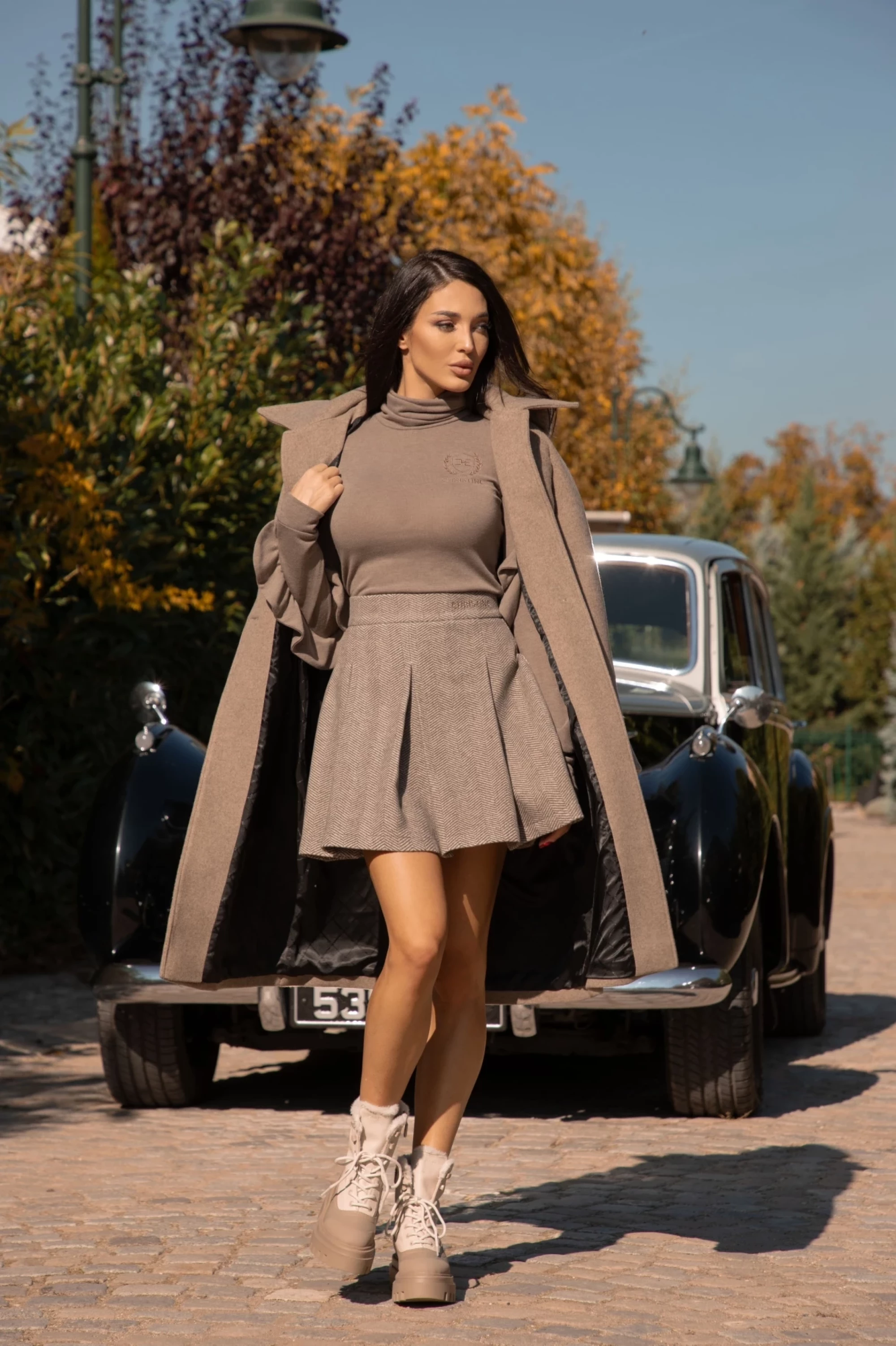 Thumbnail 2 of Поло в тъмнобежово "BELLE"