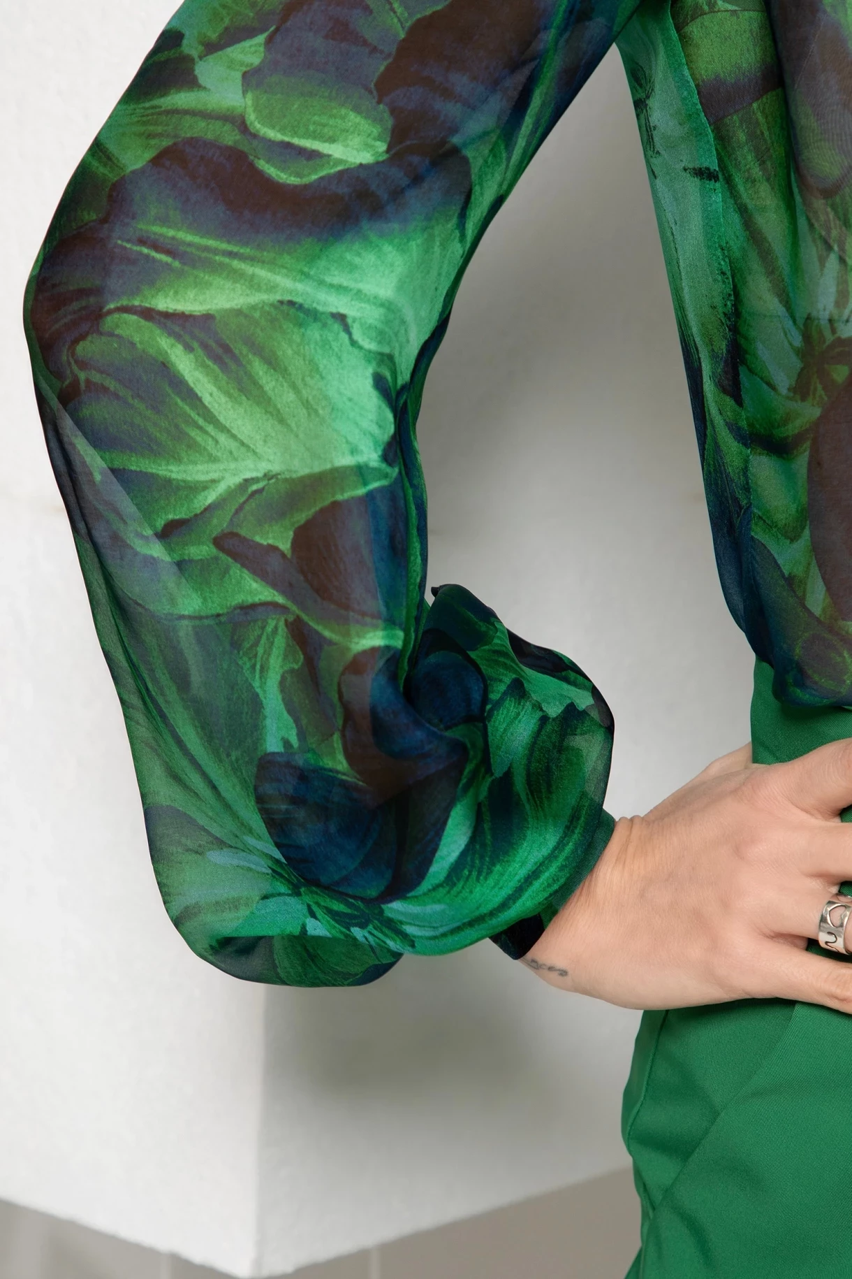 Thumbnail 5 of Риза от естествена коприна "GARDEN OF EDEN"