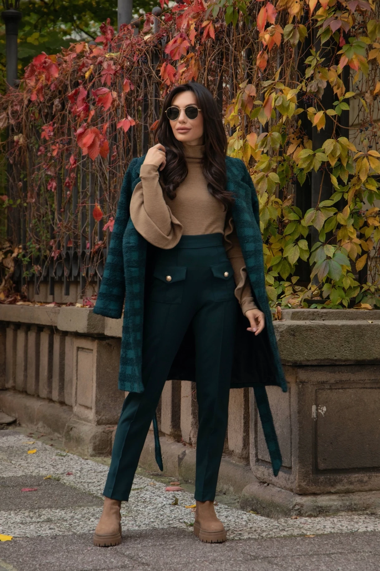 Thumbnail 3 of Тъмнозелен панталон "IDOLE"