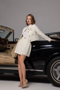 Thumbnail 2 of Сако от букле с ръчно изработена брошка "MADAME COCO"