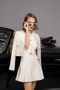 Thumbnail 5 of Сако от букле с ръчно изработена брошка "MADAME COCO"