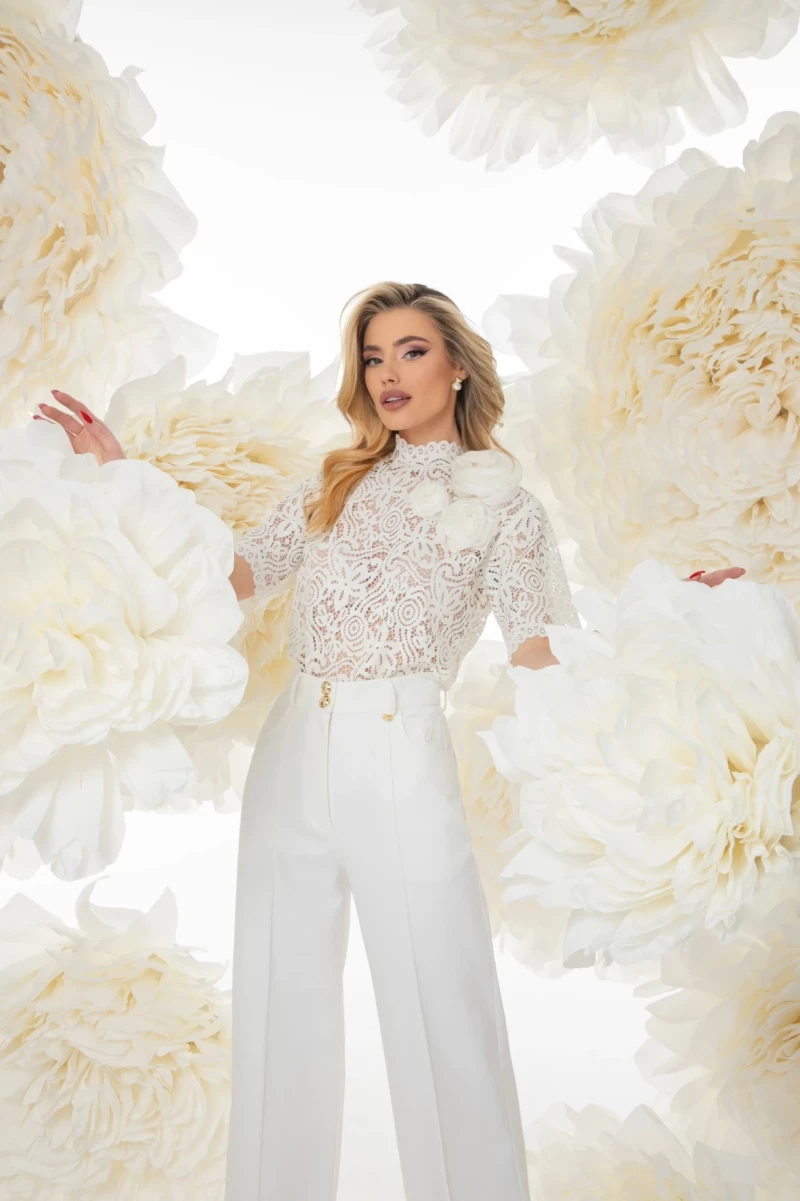 Thumbnail 1 of Тениска от дантела "BLOSSOM"