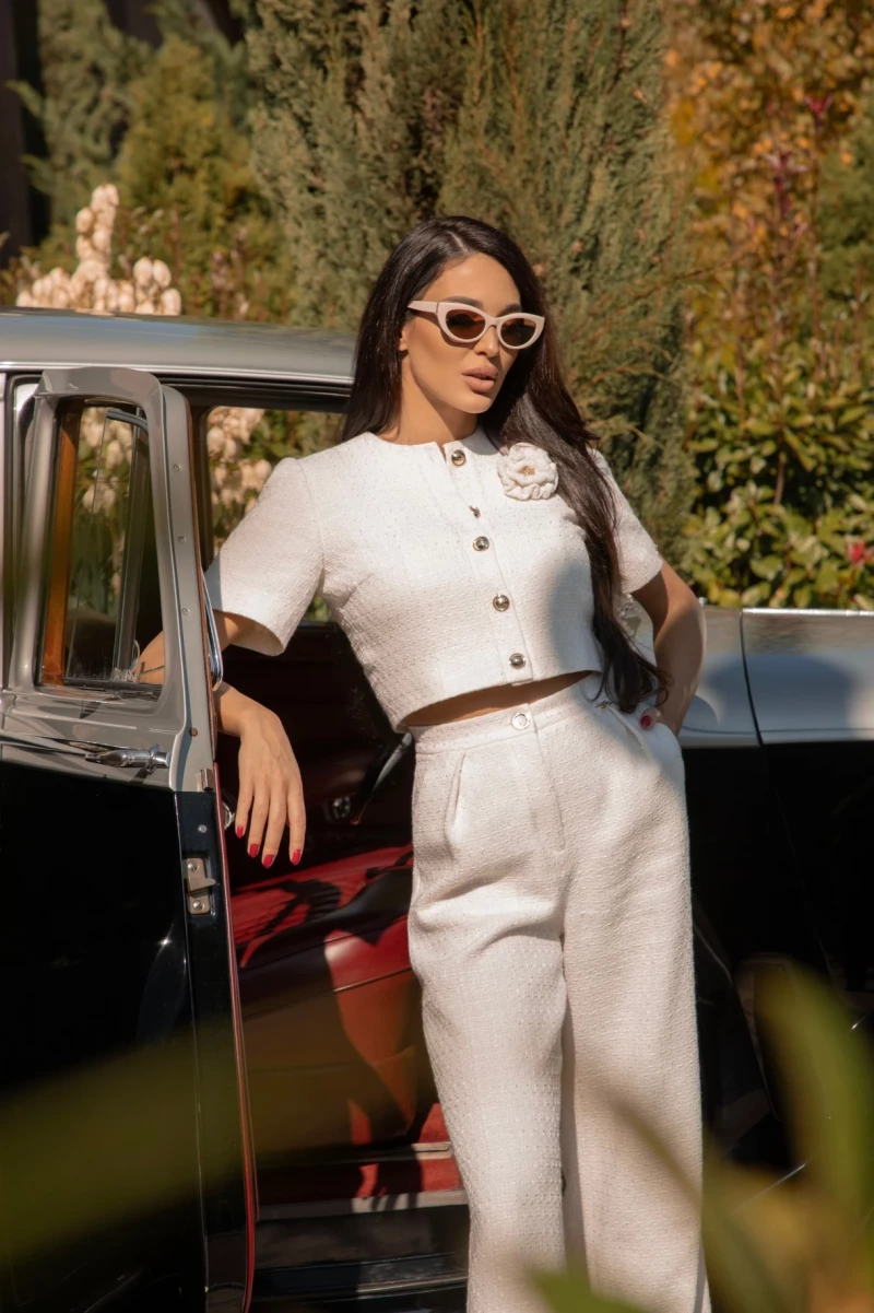 Thumbnail 1 of Късо сако от букле "SILENCE"