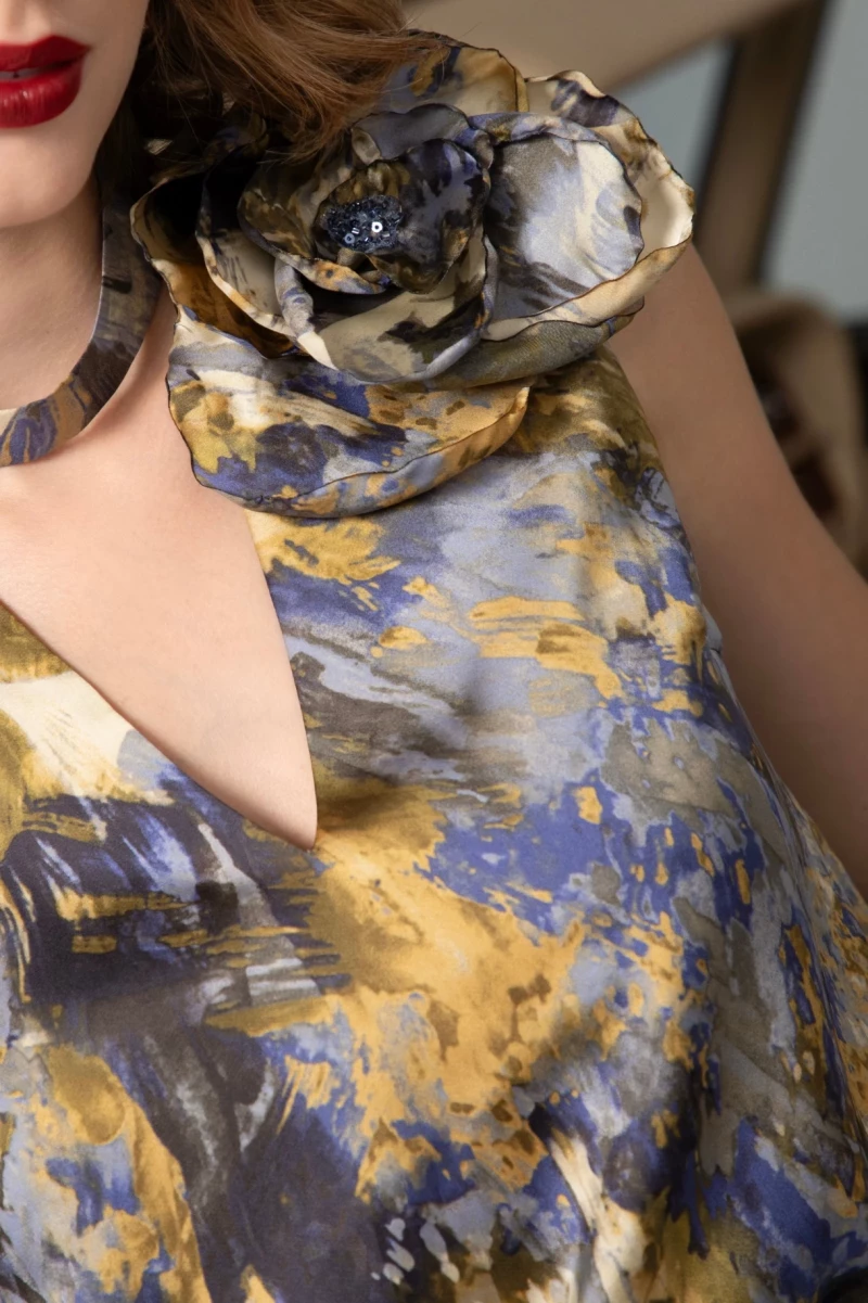 Thumbnail 5 of Топ с ръчно изработено цвете "L'ART DÉCO"