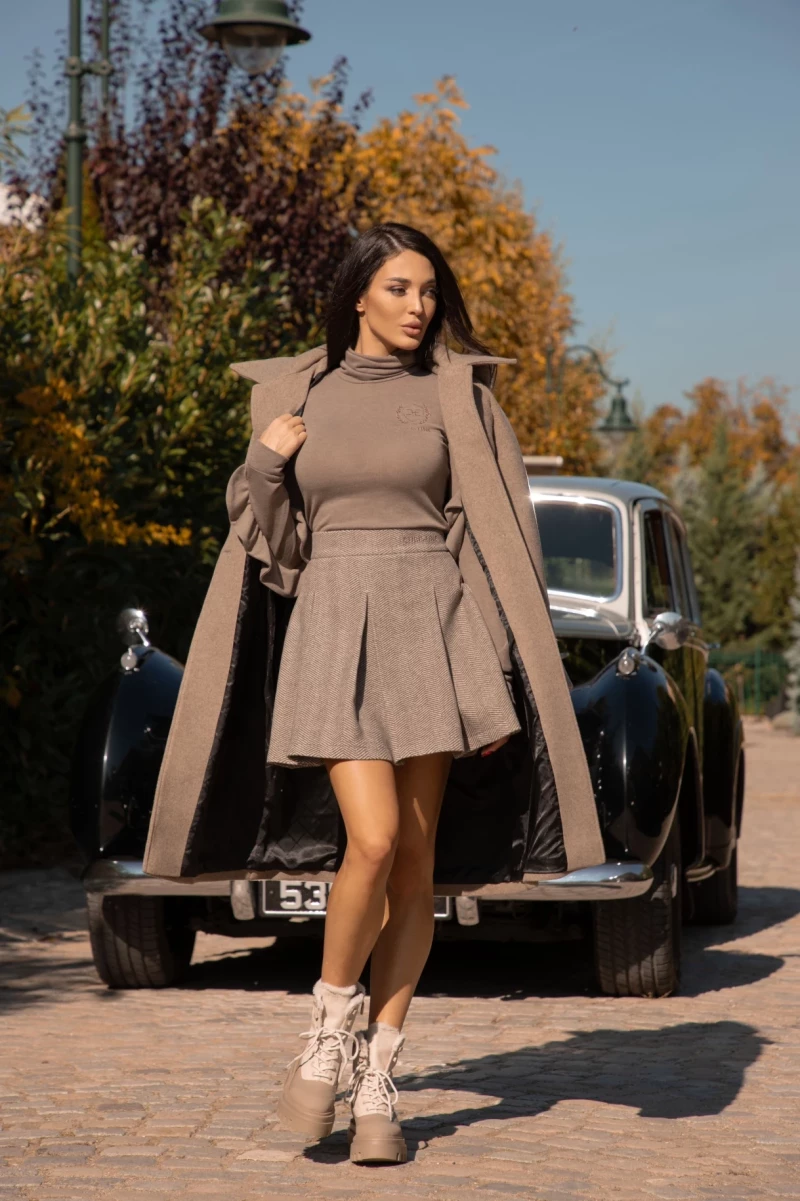 Thumbnail 3 of Поло в тъмнобежово "BELLE"