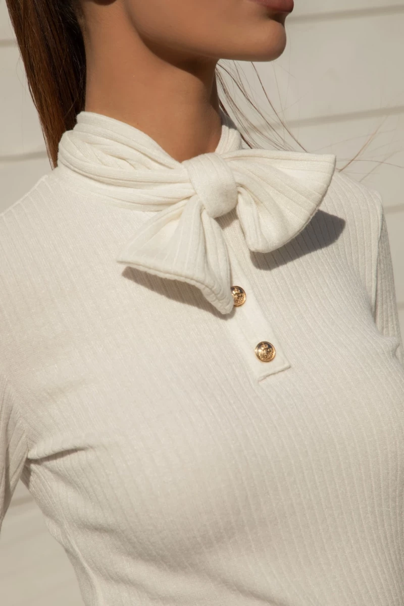 Thumbnail 1 of Бял пуловер "LOVELY"