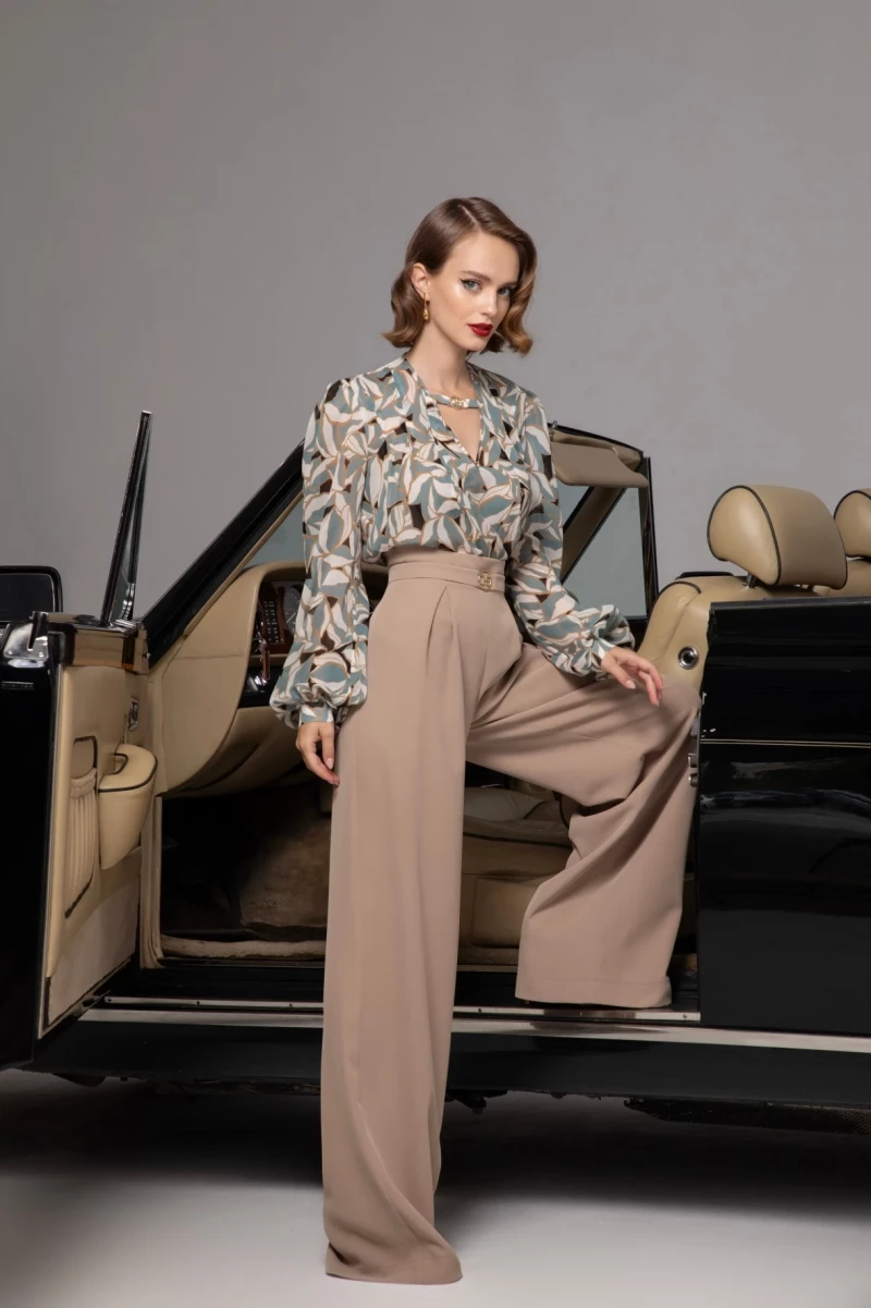 Thumbnail 1 of Риза "AVELINE"