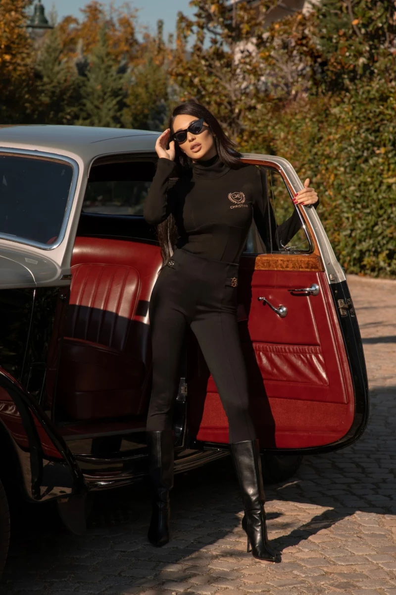 Thumbnail 3 of Клин в черно "GLAM"