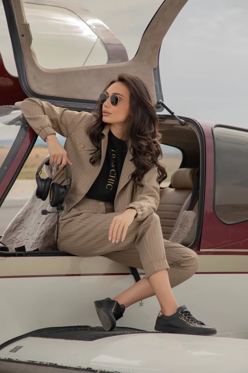 Thumbnail 2 of Яке "MODA"