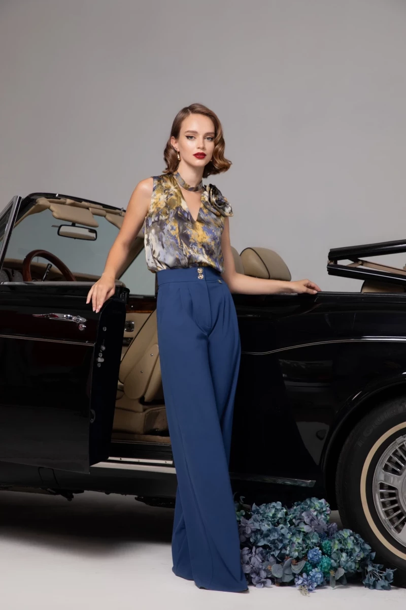 Thumbnail 4 of Топ с ръчно изработено цвете "L'ART DÉCO"