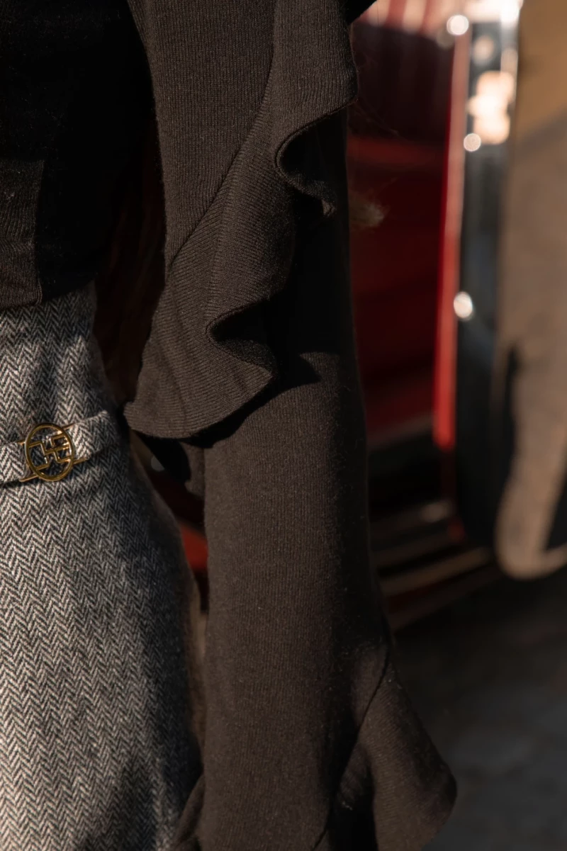 Thumbnail 3 of Поло в черно "BELLE"