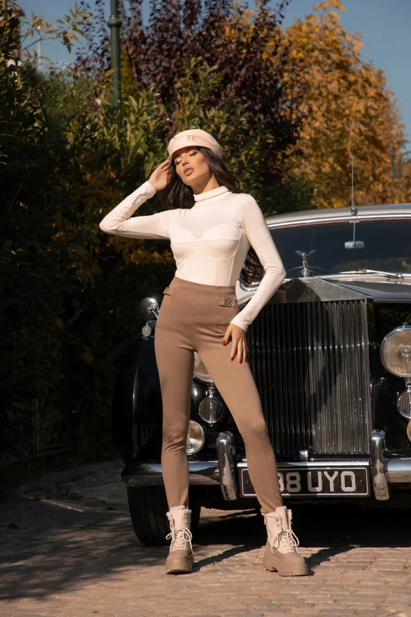 Thumbnail 1 of Клин в бежово "GLAM"