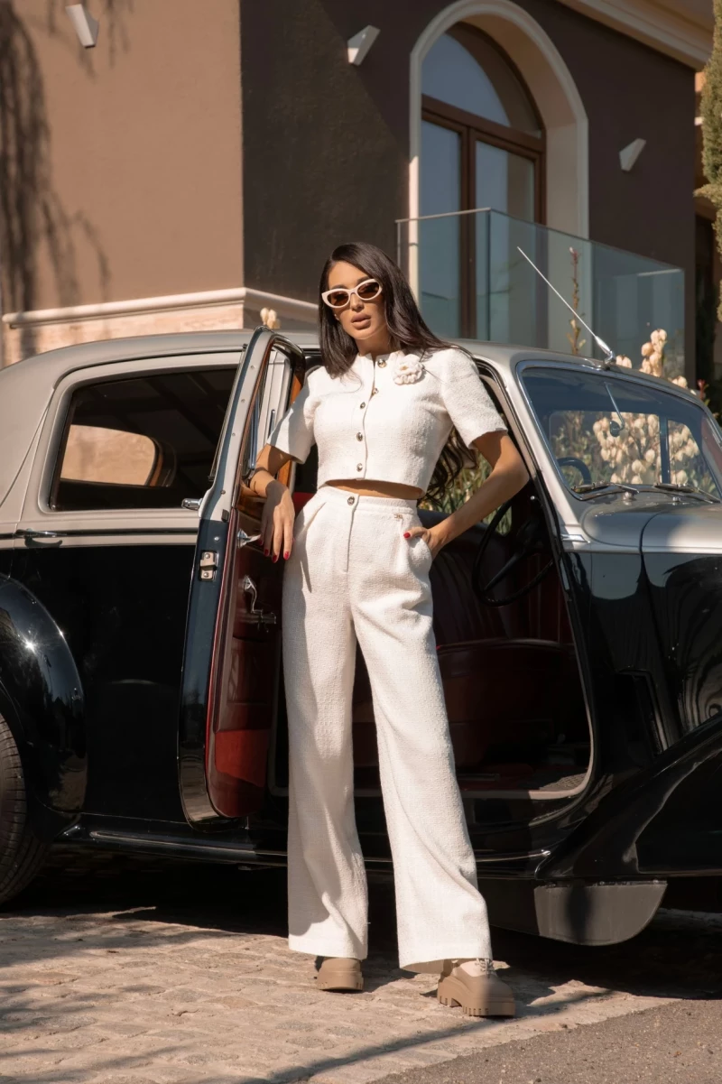 Thumbnail 3 of Късо сако от букле "SILENCE"