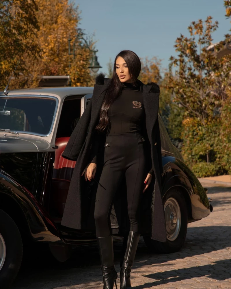 Thumbnail 3 of Клин в черно "GLAM"