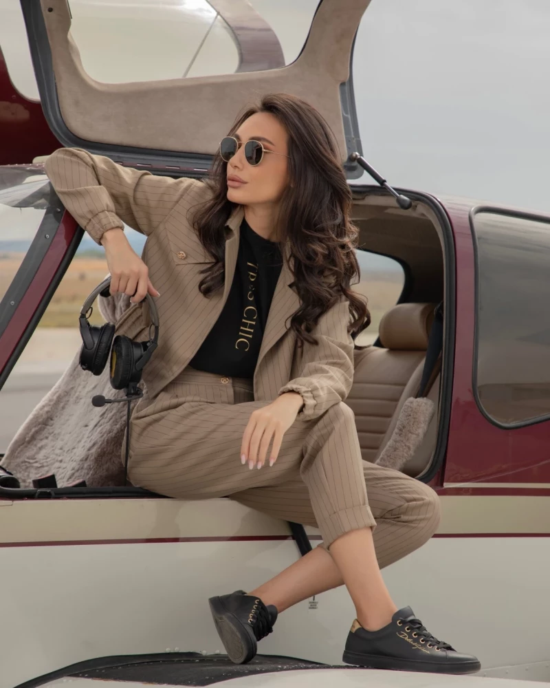 Thumbnail 2 of Яке "MODA"