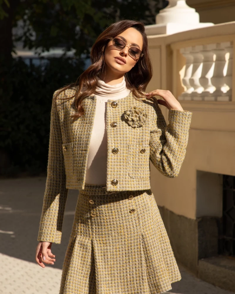 Thumbnail 2 of Сако от букле "VERSAILLES"