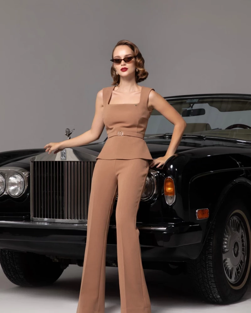 Thumbnail 5 of Бежов чарлстон "MON AMOUR"