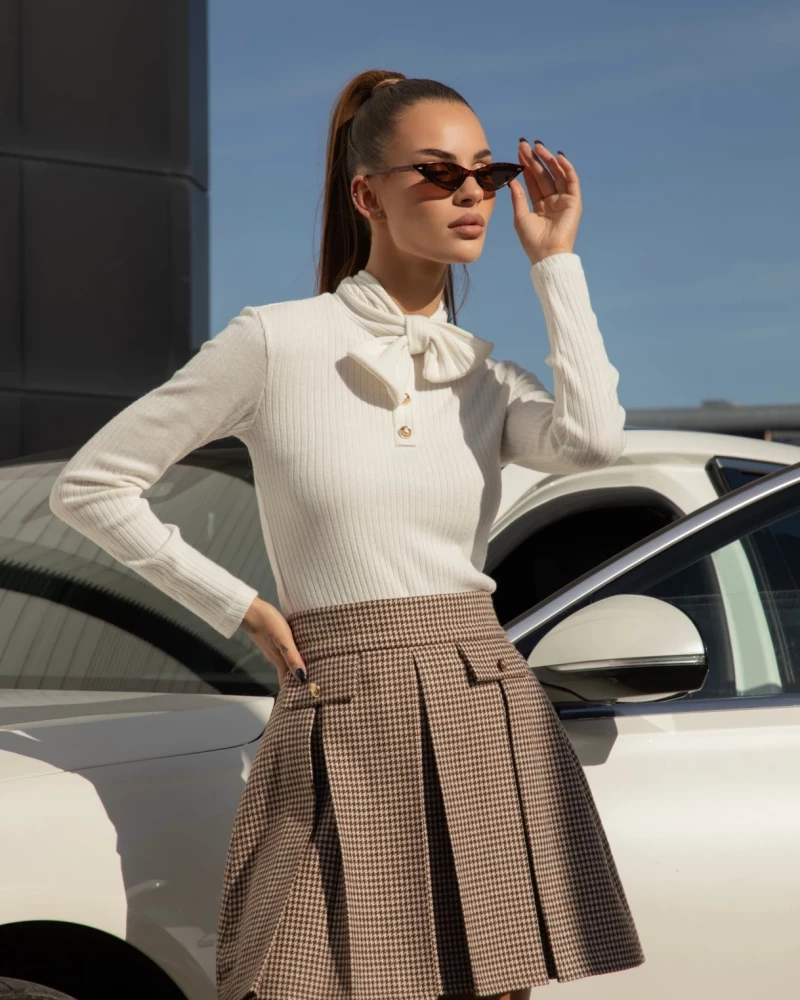 Thumbnail 3 of Бял пуловер "LOVELY"