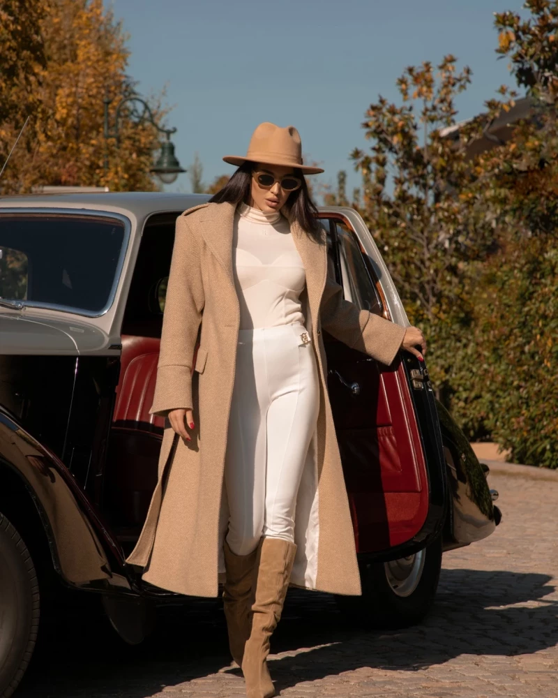 Thumbnail 2 of Клин в бяло "GLAM"